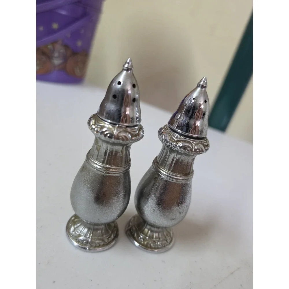 Vintage Salt And Pepper Shakers Silver